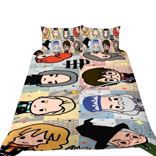 Housse de couette style chibi en quadrillage pastel, affichant les visages d’Harry, Hermione, Ron, Dumbledore, Snape et Malfoy, sur un lit moderne.