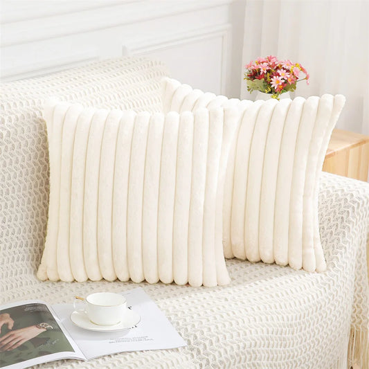Housse de coussin en fausse fourrure côtelée ultra douce – Beige – Déco cocooning scandinave