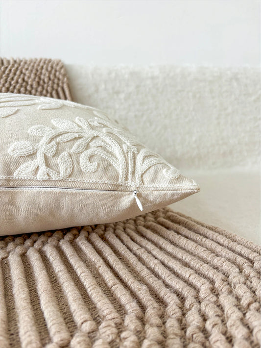 Housse de Coussin Brodée Feuillage – Déco Bohème Chic & Naturelle