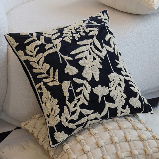 Housse de Coussin Fleur Brodée en Velours – Déco Élégante Noir & Beige 45x45cm