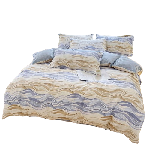 Housse de couette motif vagues pastel beige, crème et bleu clair drapée sur un lit moderne.