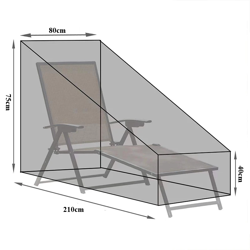 Housse imperméable installée sur un transat de jardin pour protéger contre les intempéries.