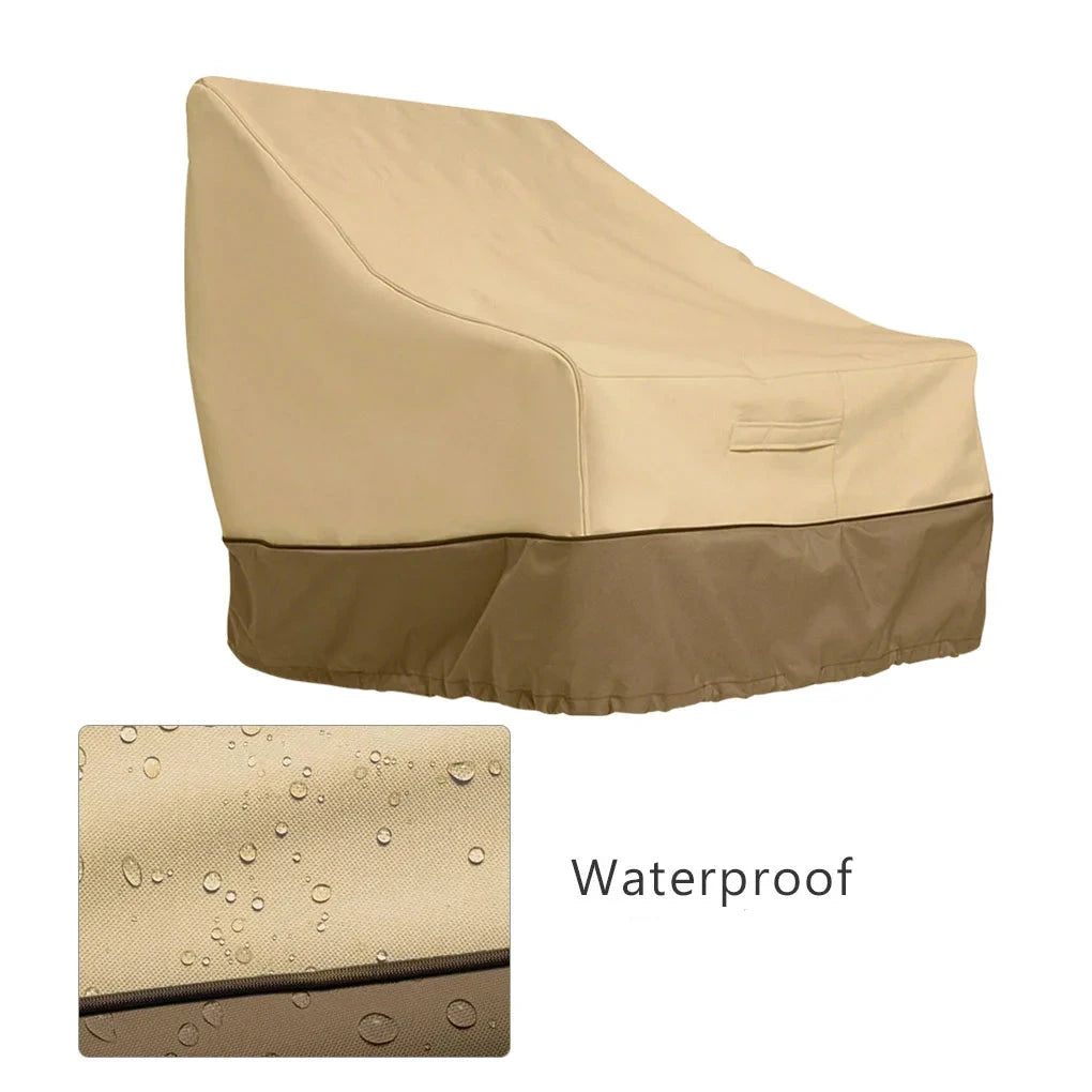 Housse imperméable en tissu Oxford beige pour fauteuil de jardin, idéale pour un usage extérieur prolongé.