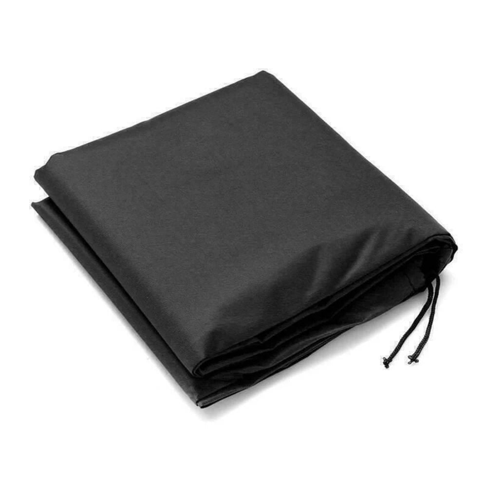 Housse imperméable en polyester pour mobilier de jardin, disponible en plusieurs tailles pour une compatibilité parfaite.